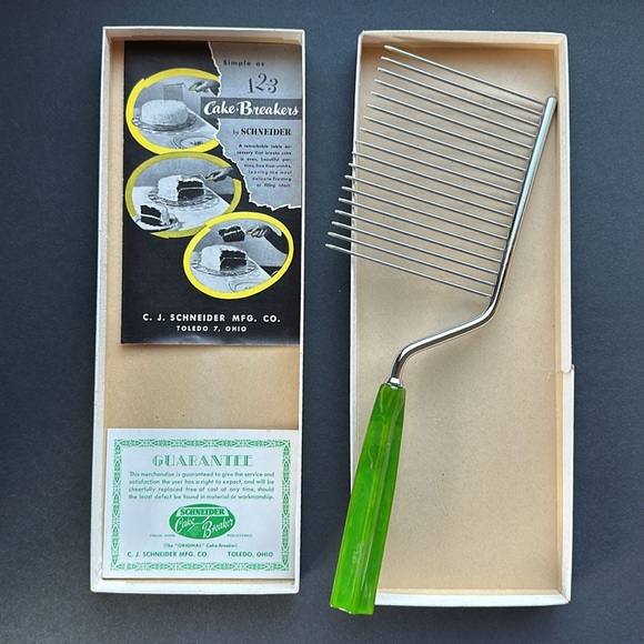 VTG Bakelite Cake Breaker w Green Marble Swirl Handle EUC - Picture 2 of 11